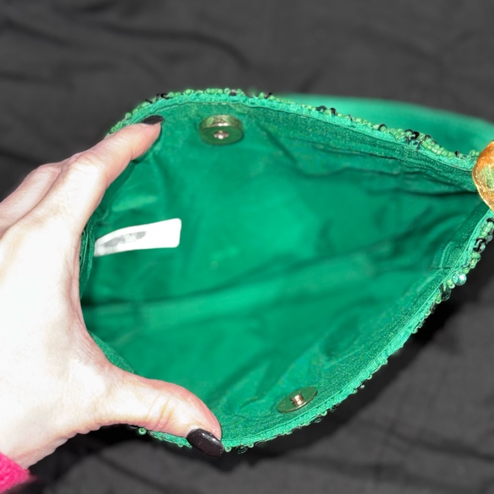 💚 Hand-Beaded “Go Team” Football Shoulder Bag – NWT 💚 - Picture 6 of 6